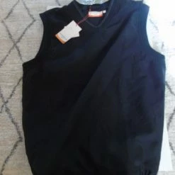 GLENMUIR BLACK SMALL WINDSTOPPER SLEEVELESS GOLF VEST- RRP £43.99 -Spares Shop DSC04646 600x450 1