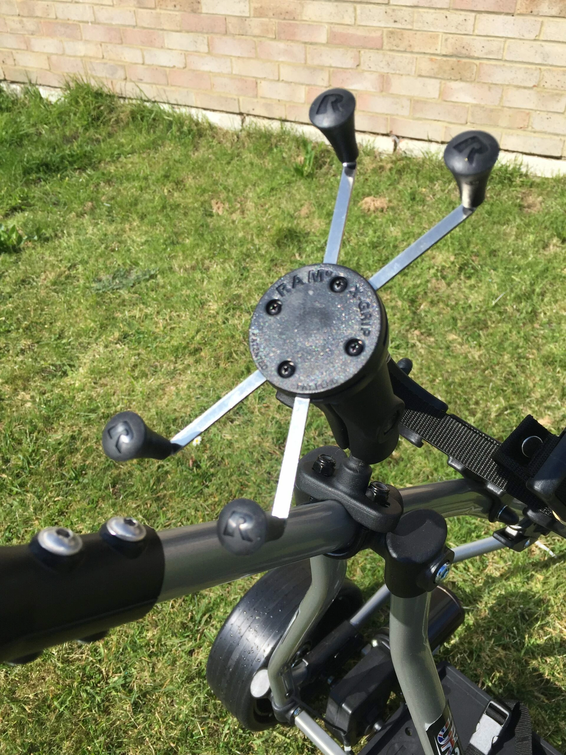 RAM Universal GPS/Phone Mount & Bracket 3 RAM Universal GPS/Phone Mount & Bracket